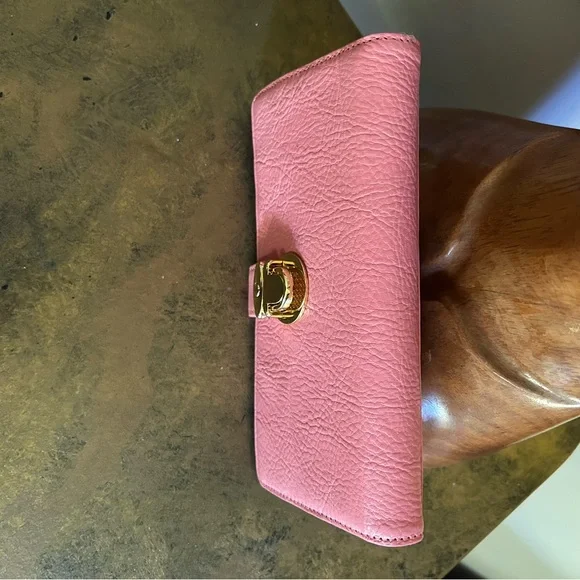 Maxx New York Pink Wallet with Gold-Tone Clasp - Picture 4 of 6